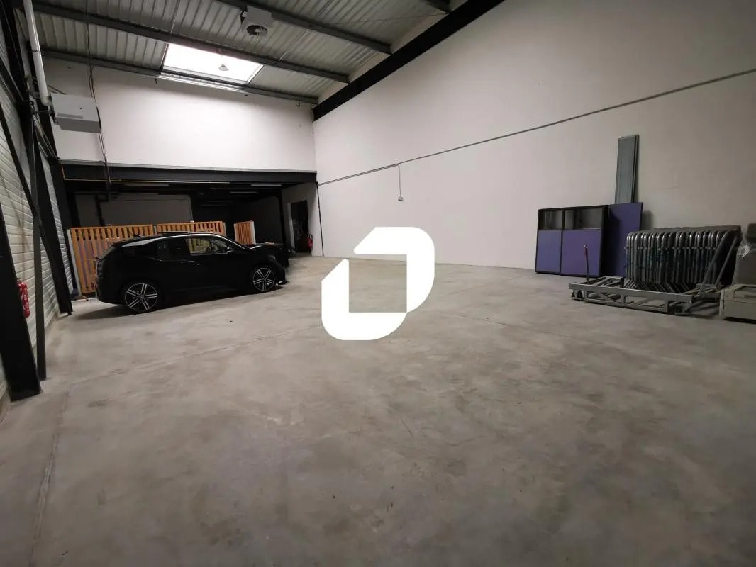 Bureau dans Collégien à louer Photo intérieure– Image 1 sur 7