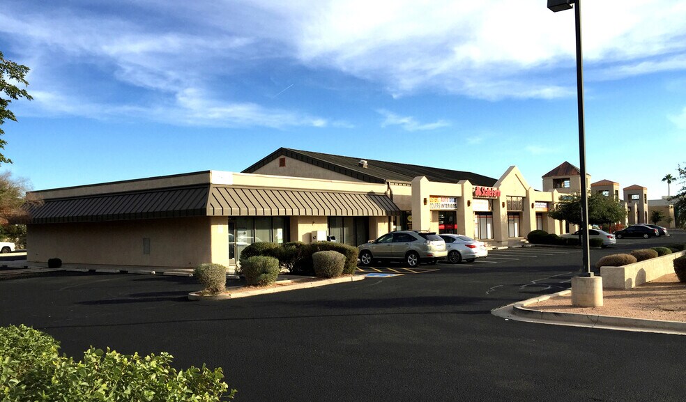 1727 N Arizona Ave, Chandler, AZ à louer - Photo de l’immeuble – Image 2 sur 5