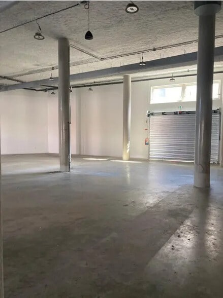 Local d’activités dans Lyon à louer - Photo intérieure – Image 3 sur 4