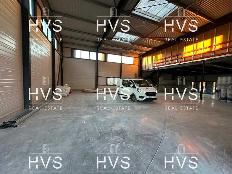 Local d’activités dans Venelles à louer - Photo intérieure – Image 3 sur 6