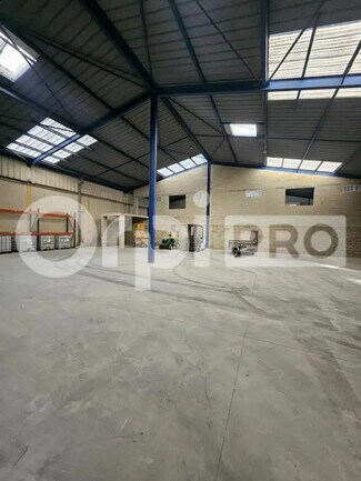 Plus de détails pour Local d'activités à louer