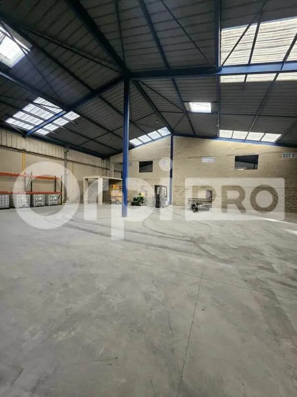 Local d’activités dans Tinqueux à louer Photo intérieure– Image 1 sur 7