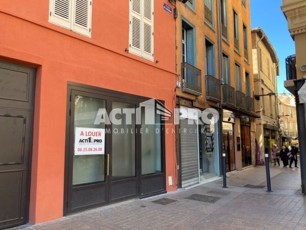 Plus de détails pour Local d'activités à louer
