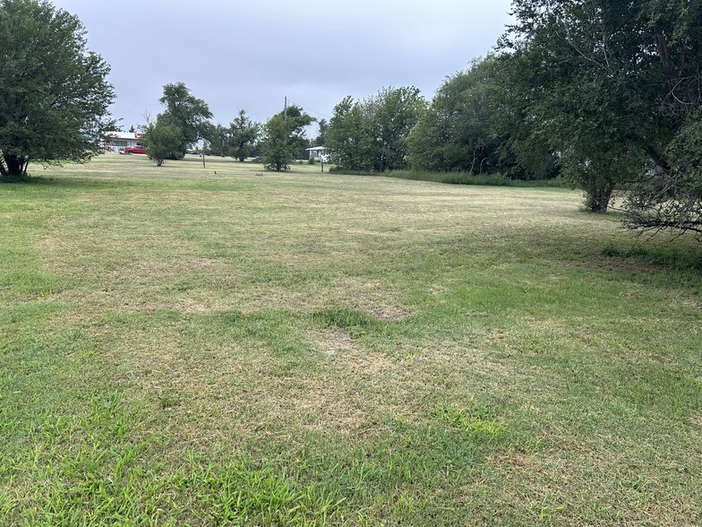 405 Broadway Ave, Burdett, KS à vendre - Photo de l’immeuble – Image 1 sur 4