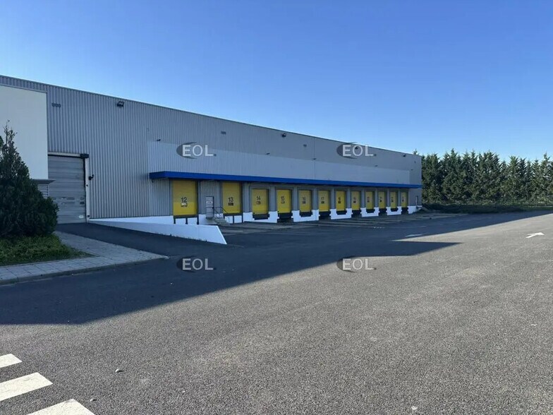 Industriel/Logistique dans Le Meux à louer - Photo de l’immeuble – Image 3 sur 4