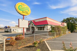 Plus de détails pour 651 W Main Rd, Middletown, RI - Local commercial à vendre