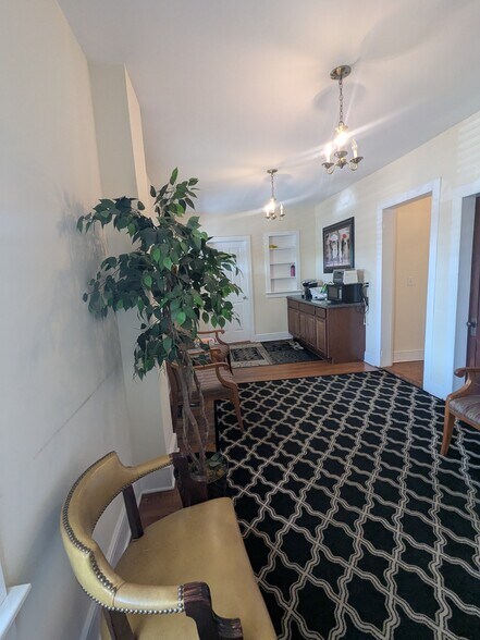 68 N Bridge St, Somerville, NJ à louer - Photo de l’immeuble – Image 3 sur 16