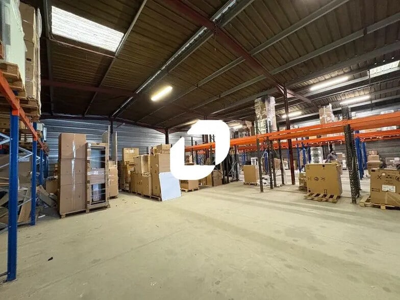 Local d’activités dans Carbon-Blanc à louer - Photo intérieure – Image 3 sur 12