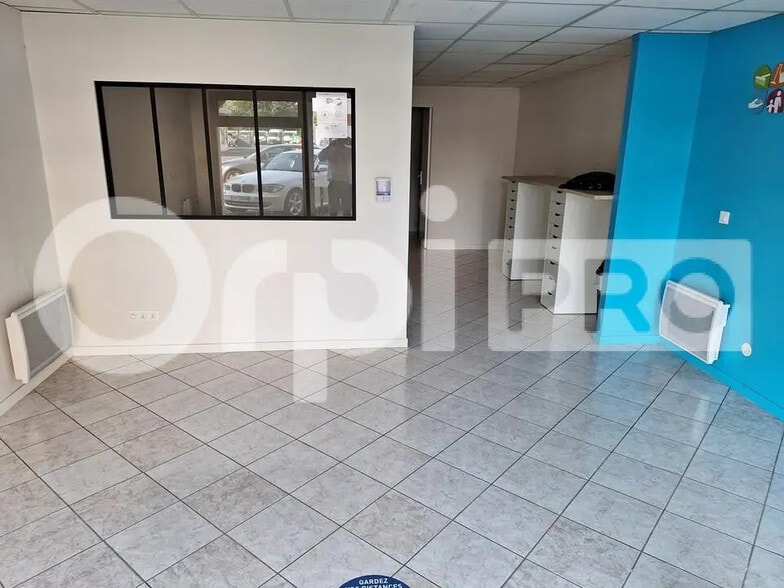 Local commercial dans Margny-lès-Compiègne à louer - Photo intérieure – Image 3 sur 5