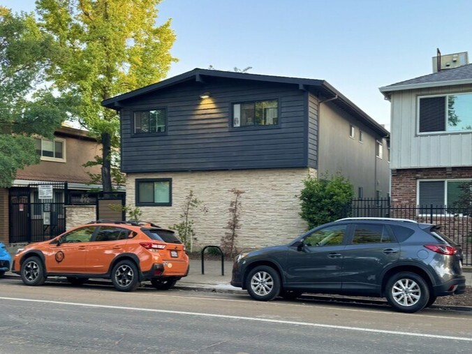 2412 Q St, Sacramento, CA à vendre - Photo de l’immeuble – Image 2 sur 18