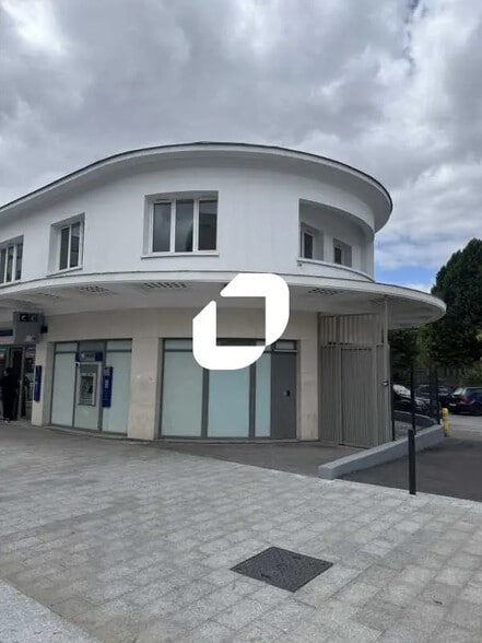 Bureau dans Noisy-le-Sec à louer - Photo de l’immeuble – Image 1 sur 7