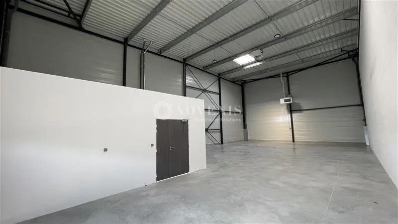 Local d’activités dans Savigny-le-Temple à louer - Photo intérieure – Image 3 sur 12