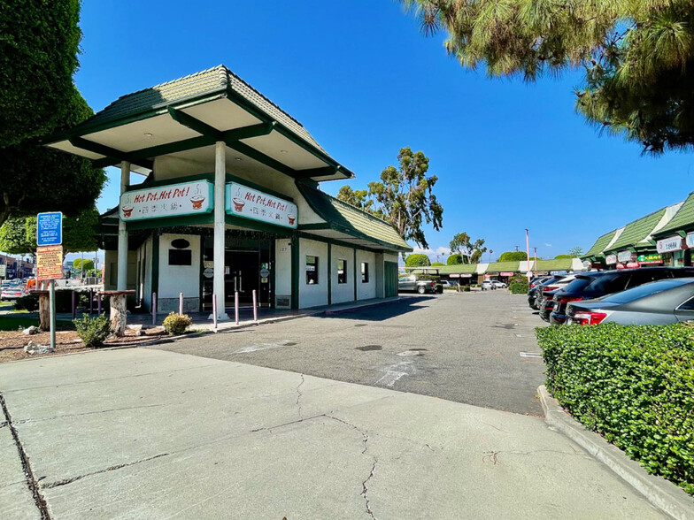 740 W Garvey Ave, Monterey Park, CA à louer - Photo de l’immeuble – Image 2 sur 10