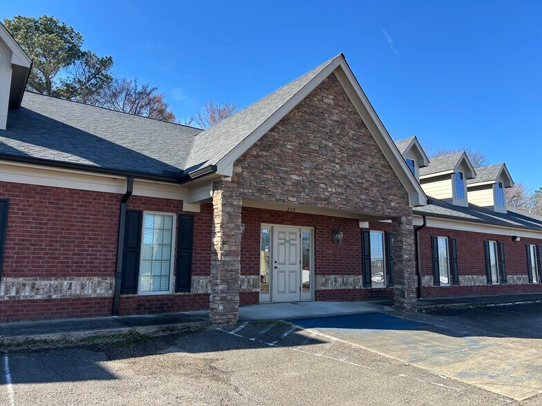 249 W Church St, Lexington, TN à louer - Photo de l’immeuble – Image 2 sur 15