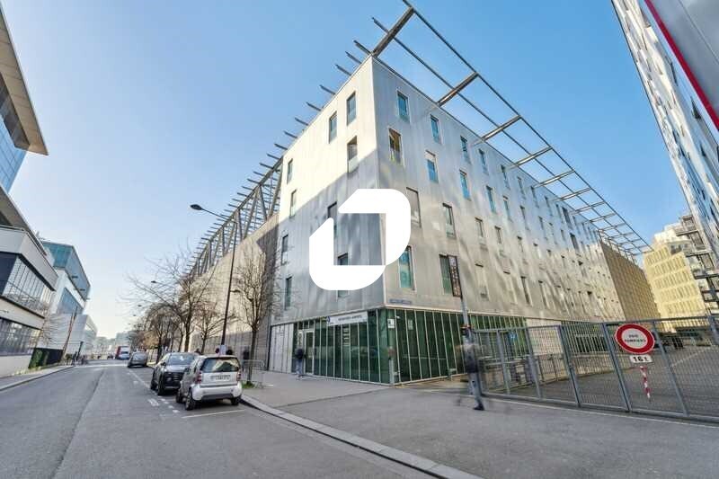 Bureau dans Saint-Denis à louer - Photo de l’immeuble – Image 1 sur 14
