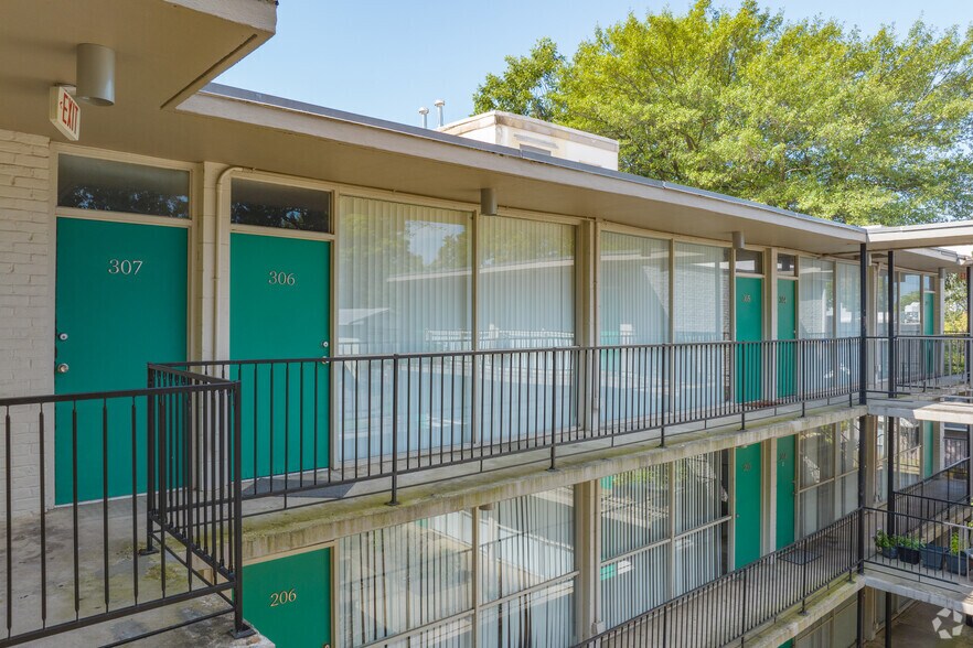 1639 Monroe Ave, Memphis, TN à vendre - Photo de l’immeuble – Image 2 sur 25
