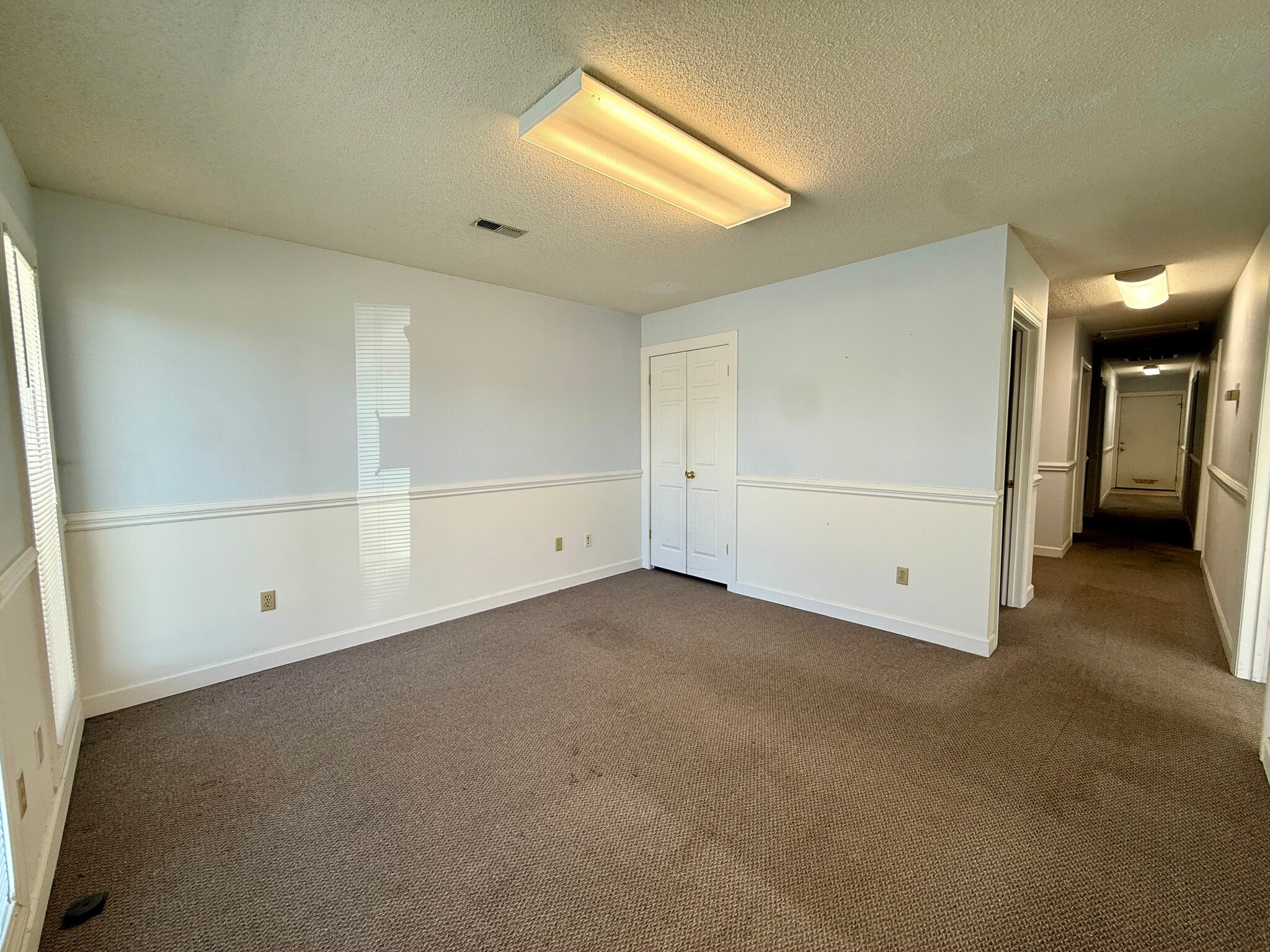 2401-2411 S Charles Blvd, Greenville, NC à louer Photo intérieure– Image 1 sur 14