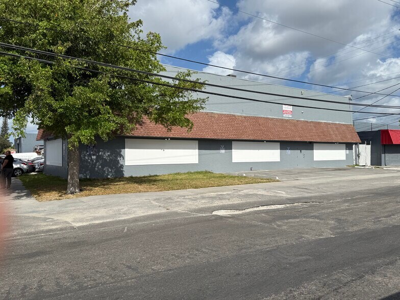 5801 Plunkett St, Hollywood, FL à louer - Photo de l’immeuble – Image 3 sur 17