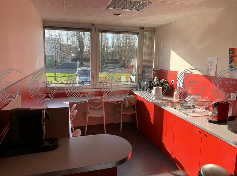 Bureau dans Bruges à louer - Photo de l’immeuble – Image 2 sur 4