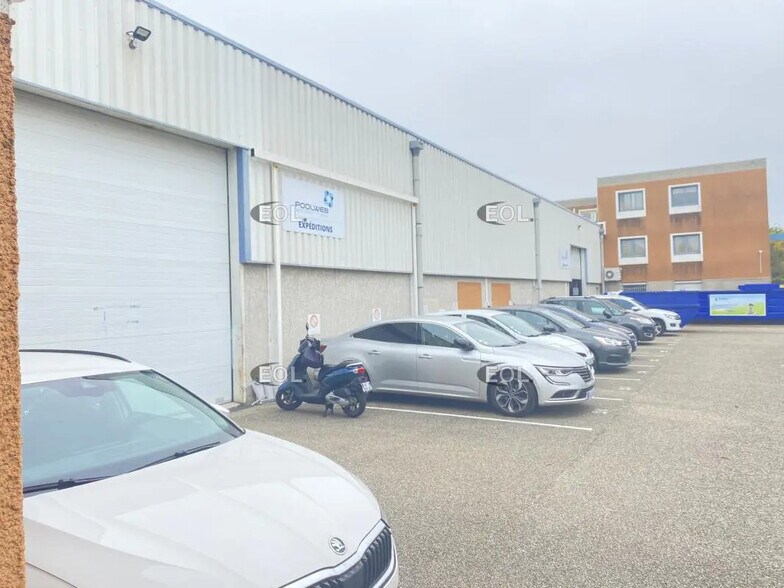 Industriel/Logistique dans Chassieu à louer - Photo de l’immeuble – Image 3 sur 15