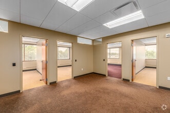 6000 Parkland Blvd, Mayfield Heights, OH à vendre Photo intérieure– Image 2 sur 8