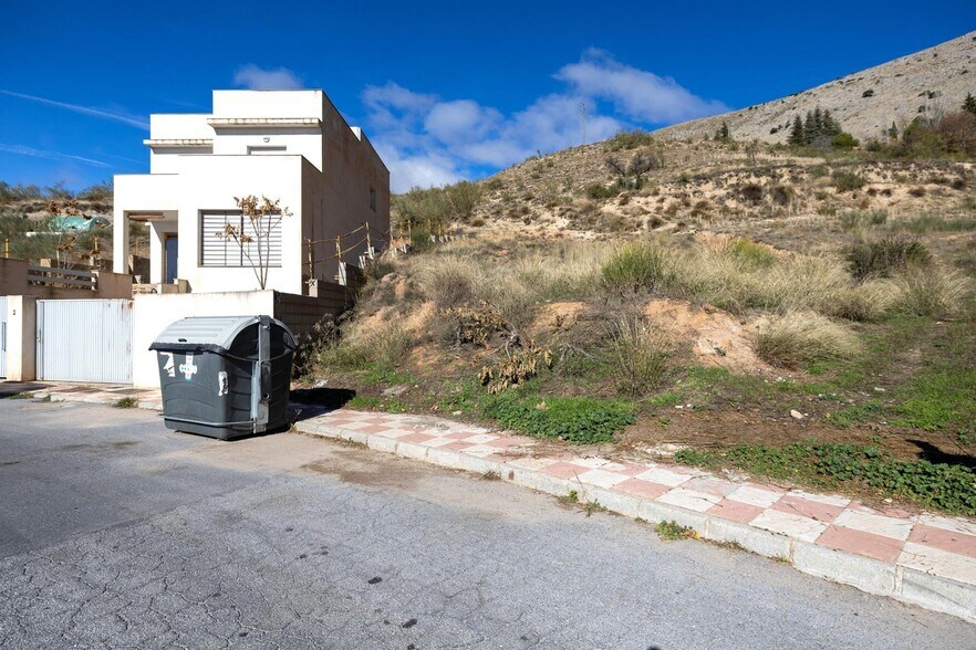 Avenida Príncipe Felipe, 2, Alfacar, Granada à vendre - Photo de l’immeuble – Image 3 sur 15