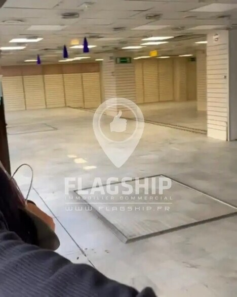 Local commercial dans Paris à louer - Photo intérieure – Image 2 sur 3