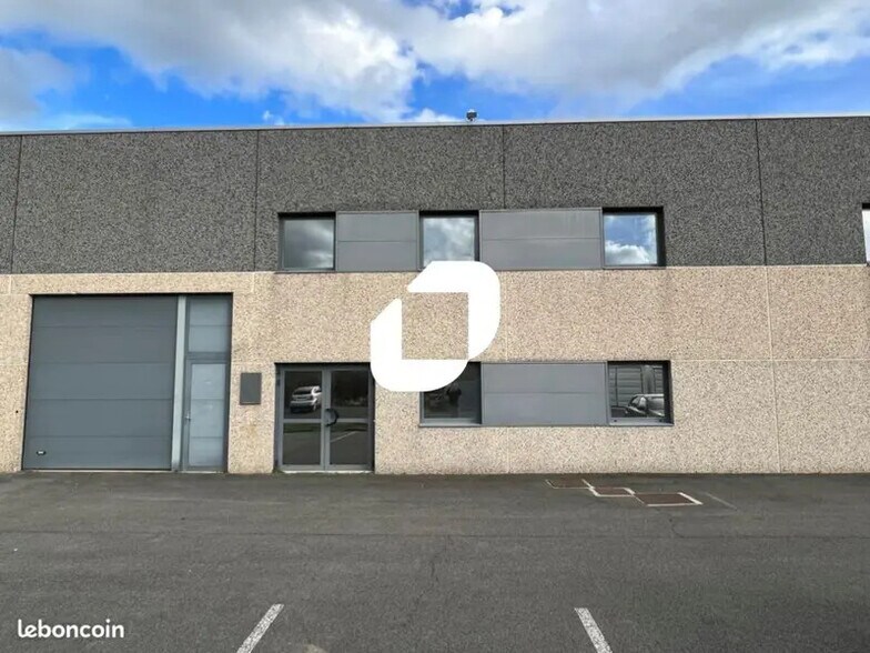 Local d’activités dans Rouvroy à louer - Photo de l’immeuble – Image 1 sur 6