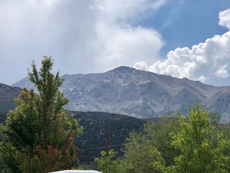 112 Sierra Blvd, Mammoth Lakes, CA à vendre - Photo de l’immeuble – Image 2 sur 2