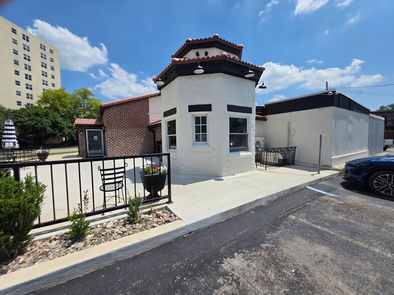 415 Saint Louis Ave, Excelsior Springs, MO à louer - Photo de l’immeuble – Image 2 sur 12