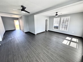 615 3rd St S, Jacksonville Beach, FL à louer Photo intérieure– Image 1 sur 5