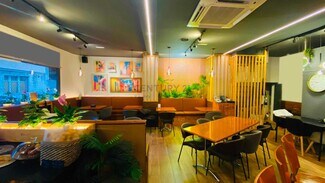 Plus de détails pour Local commercial à louer