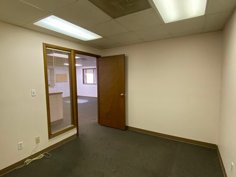 2529 W Ferguson Rd, Fort Wayne, IN à louer - Photo de l’immeuble – Image 3 sur 15