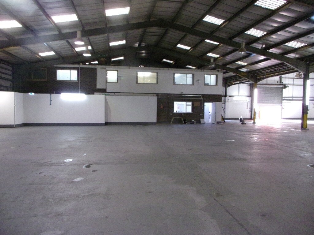 Towers Rd, Grays, ESS RM17 6FF - Lot I & J - - Photo intérieure - Image 2 of 5