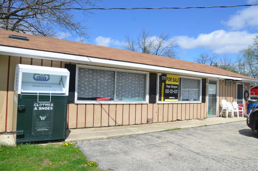 216 Chicago Rd, Paw Paw, IL à vendre - Photo de l’immeuble – Image 2 sur 8
