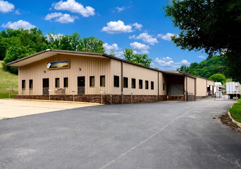 2335 Columbia Hwy, Pulaski, TN à vendre - Photo de l’immeuble – Image 1 sur 72