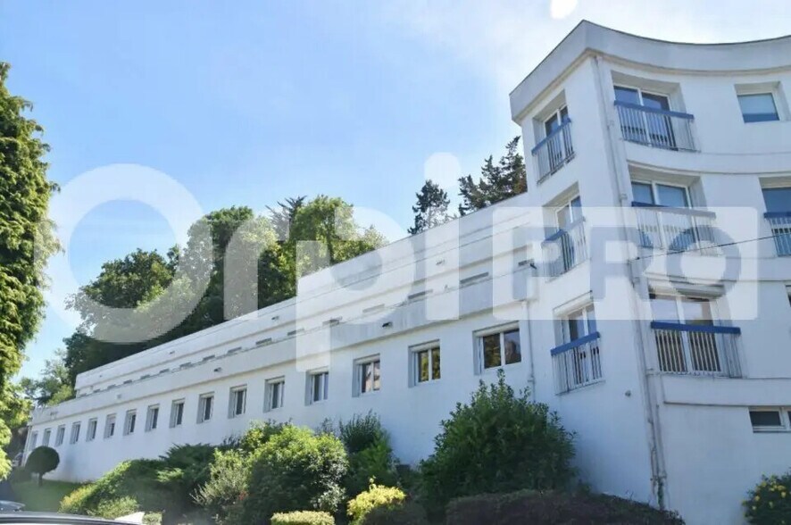 Bureau dans Saint-Brieuc à louer - Photo de l’immeuble – Image 1 sur 6