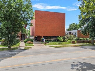 Plus de détails pour 828 S 2nd St, Springfield, IL - Bureau à louer
