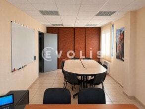 12 Rue De La Pierre Millière, Saint-Quentin-Fallavier à vendre Photo intérieure– Image 2 sur 10