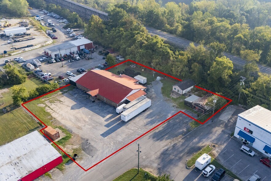 1348 College St, Clarksville, TN à vendre - Photo de l’immeuble – Image 3 sur 29