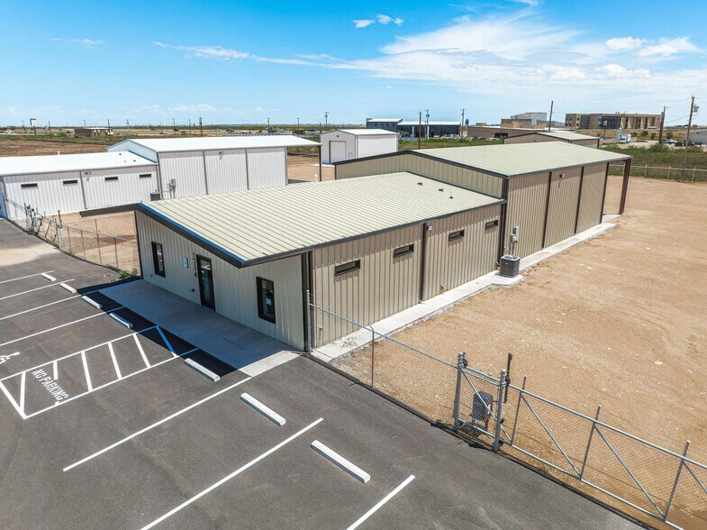 1714 N FM 1788, Midland, TX à louer - Photo de l’immeuble – Image 2 sur 12