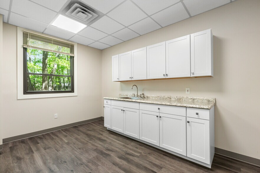 760 Rt 10, Whippany, NJ à louer - Photo intérieure – Image 3 sur 32