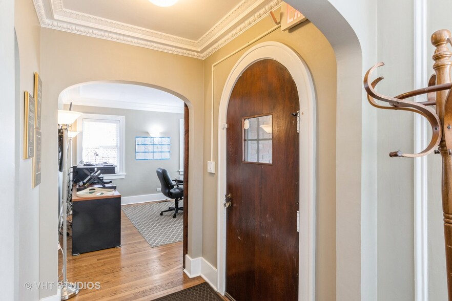 200 Opatrny Dr, Fox River Grove, IL à vendre - Photo de l’immeuble – Image 3 sur 14