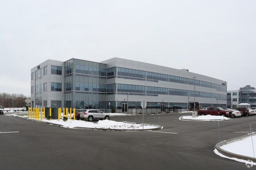 400 Airborne Pky, Buffalo, NY à louer - Photo de l’immeuble – Image 3 sur 29