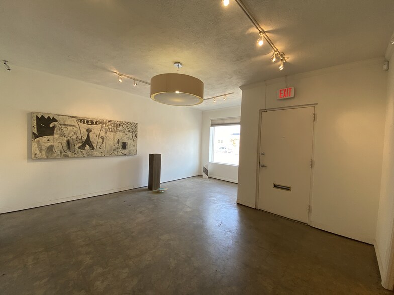 1025 E Levee St, Dallas, TX à louer - Photo de l’immeuble – Image 2 sur 5