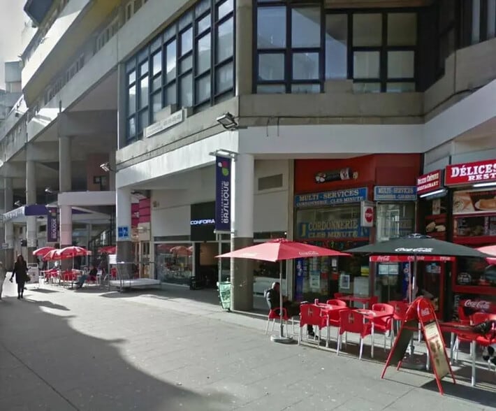 Local commercial dans Saint-Denis à louer - Photo de l’immeuble – Image 1 sur 4