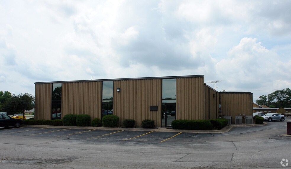4900 38th Ave, Moline, IL à louer - Photo de l’immeuble – Image 2 sur 6