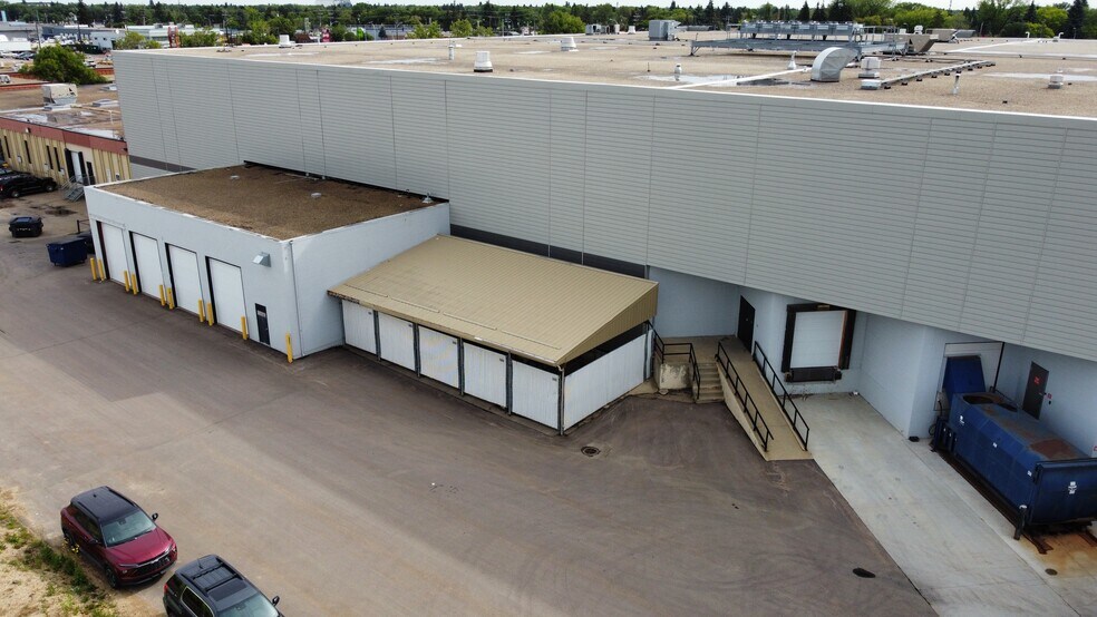 11630 142 St NW, Edmonton, AB à louer - Photo de l’immeuble – Image 3 sur 4