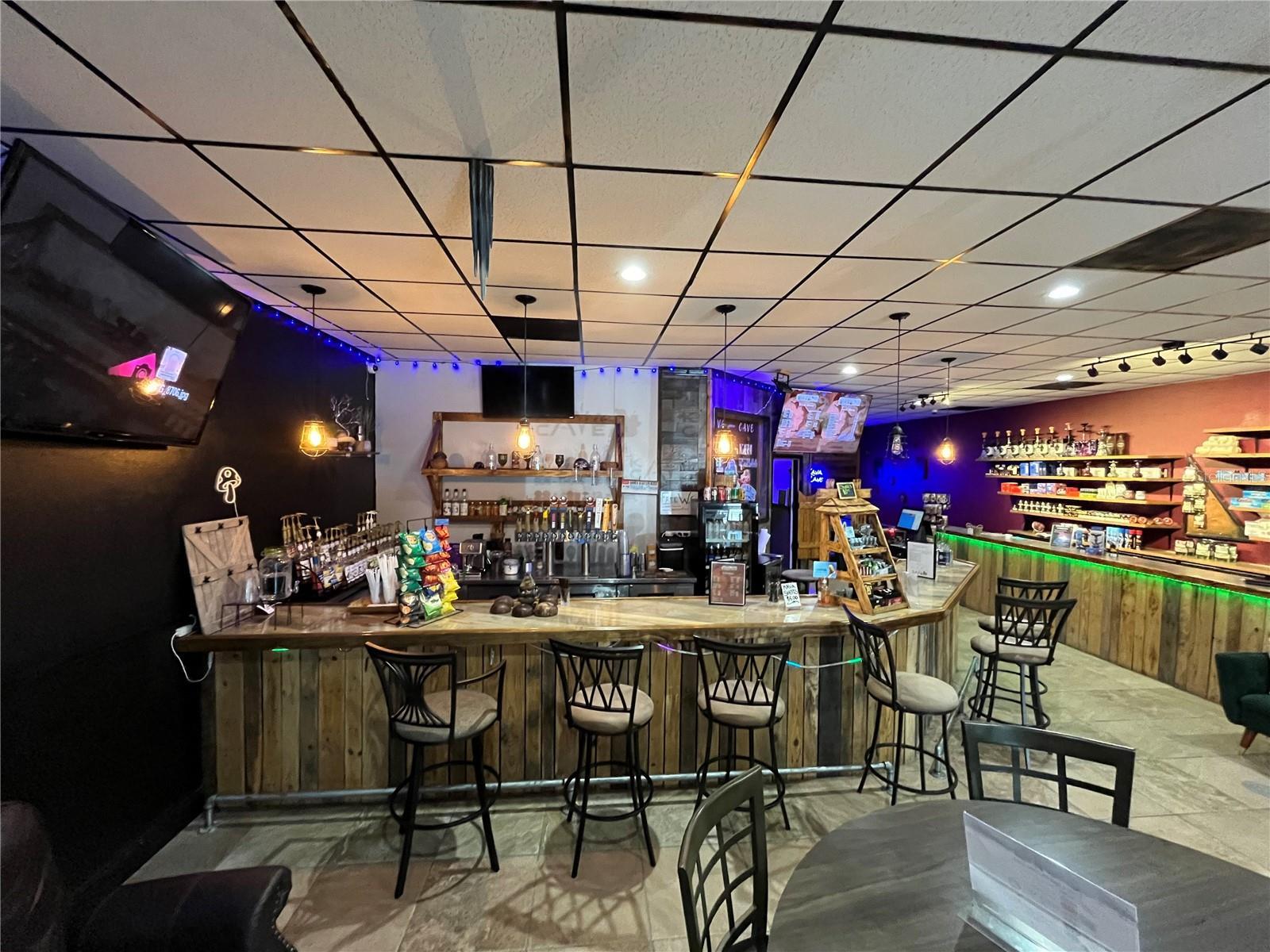 7831 Mitchell Blvd, New Port Richey, FL à louer Photo intérieure– Image 1 sur 11