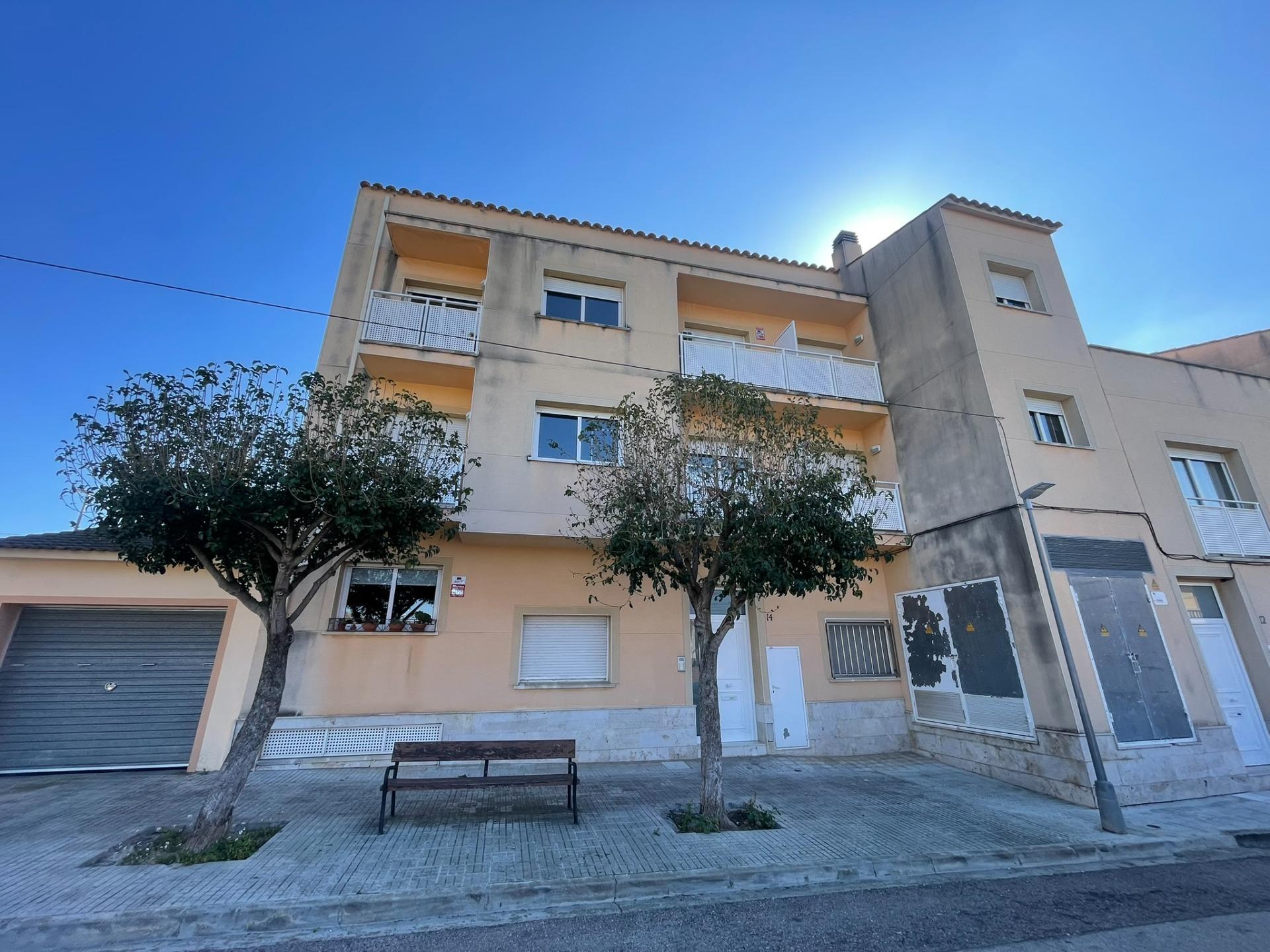 Immeuble residentiel dans Sant Jaume dels Domenys, Tarragona à vendre Photo de l’immeuble– Image 1 sur 4